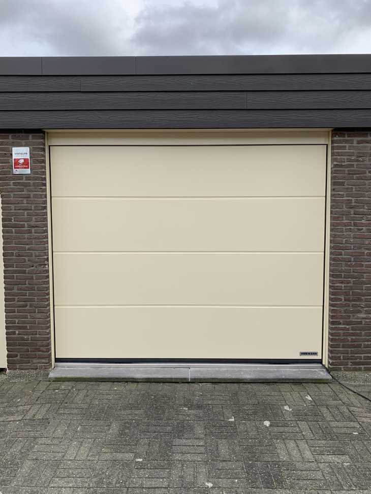 Garagepoorten Silkgrain