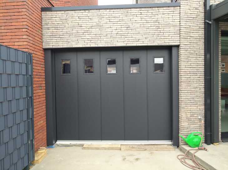 Zijdelingse sectionaalpoort HST